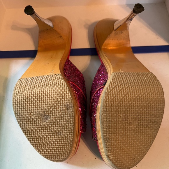 Betsey Johnson fuschia glitter Polly’s💖 - Picture 2 of 3